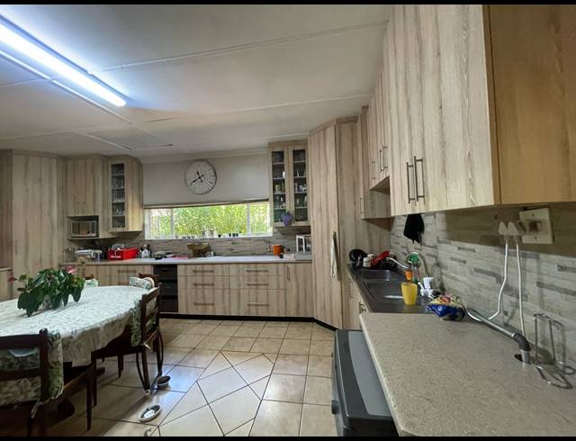 4 BEDROOM HOUSE FOR SALE IN KURUMAN
